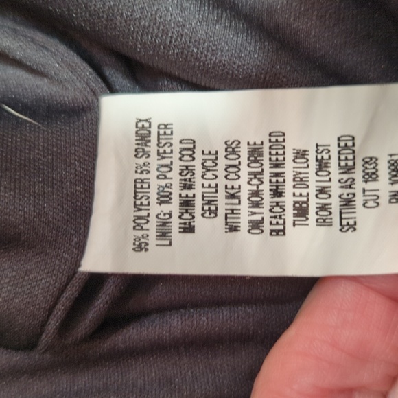 Signature by Robbie Bee Women's Lined Knee Length Floral Shift Dress Size 12 - Picture 6 of 7